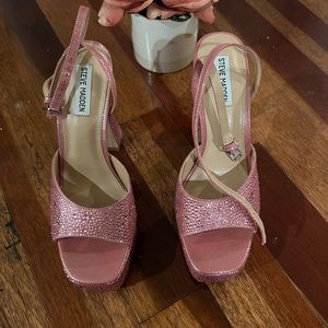 Steve Madden pink, sparkly platform shoes. Size 9 women.
